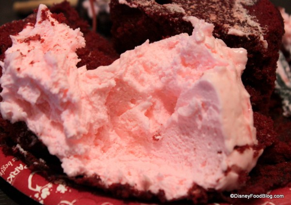 ice-cream-cupcake-frosting-texture-600x423.jpg