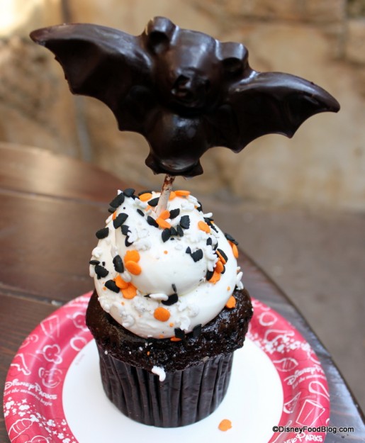 Bat-Cupcake-515x625.jpg